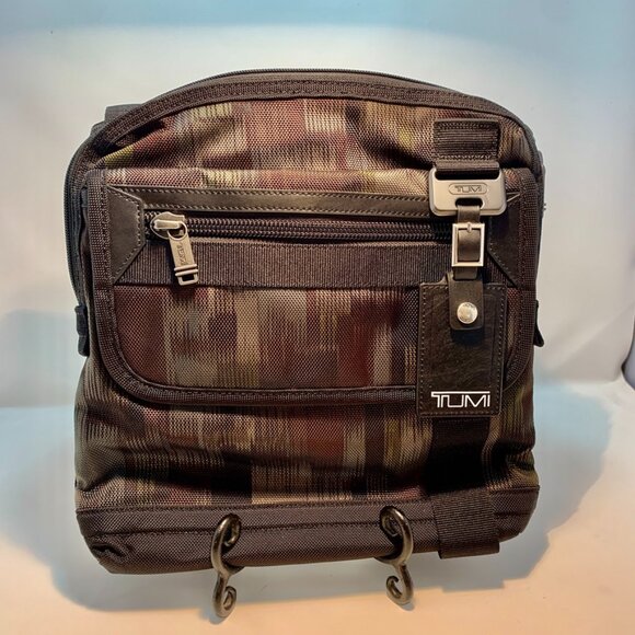 TUMI Men's Unisex Handbag Purse Multicolor Crossbody Nylon Camouflage Pattern - Picture 1 of 8